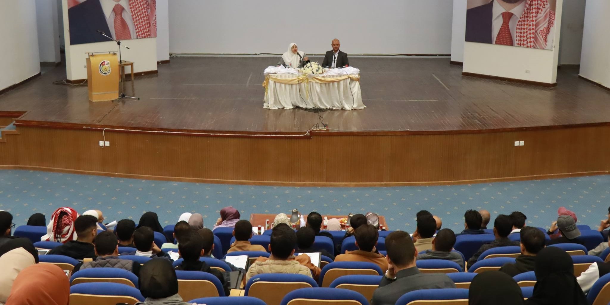  الدكتورة منى ابودرويش تحاضر  حول 